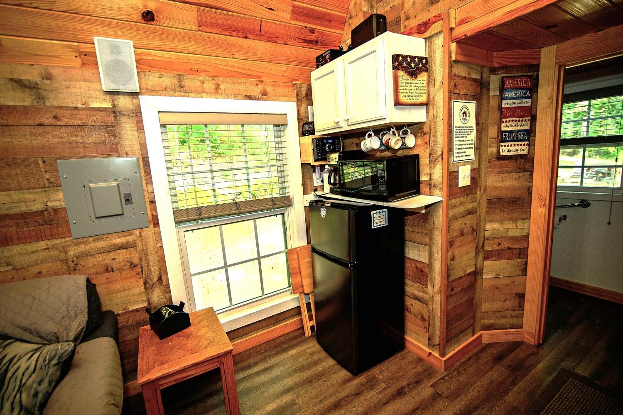 The Americana - Parker Creek Bend Cabins مورفريسبورو المظهر الخارجي الصورة